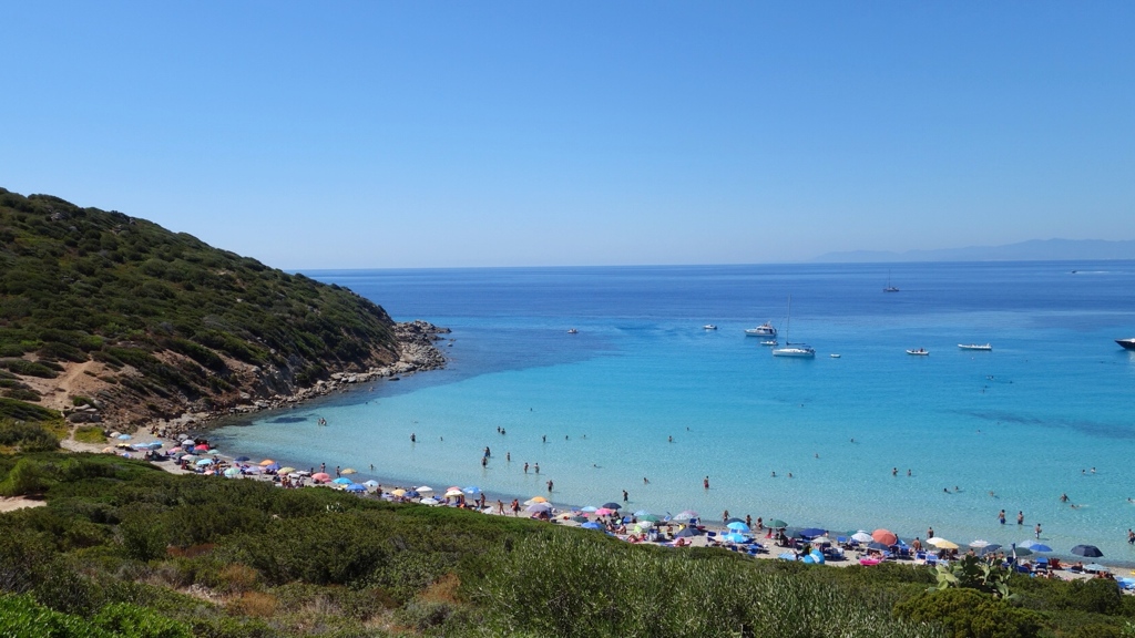 Mari Pintau: La playa pintada de Cerdeña, entre arena y guijarros