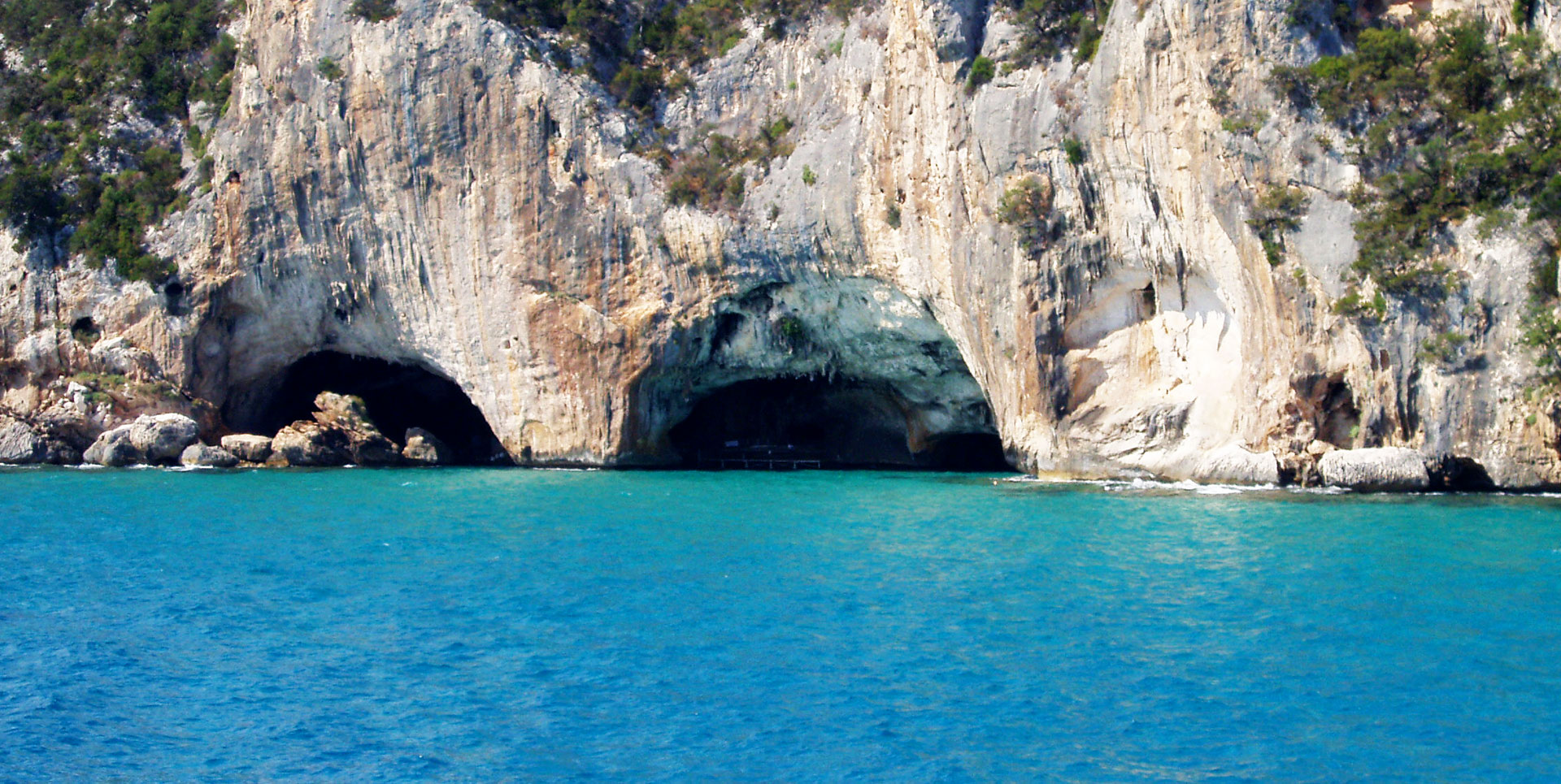 Grotta Del Bue Marino: Escursione In Barca Da Cala Gonone In Sardegna