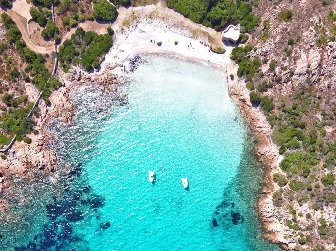 Spiaggia del Dottore, tra Capo Ceraso e Porto Istana
